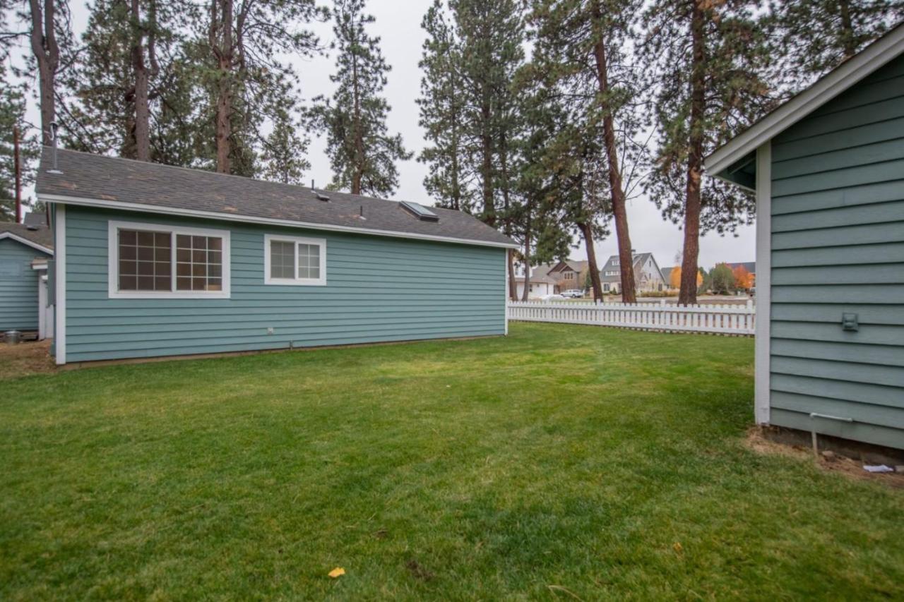 Pine Street Cottage Систерс Экстерьер фото