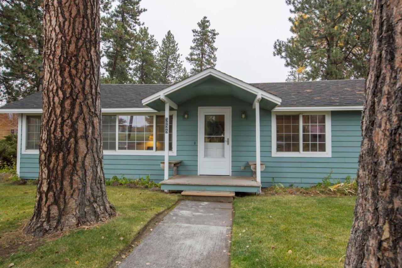 Pine Street Cottage Систерс Экстерьер фото