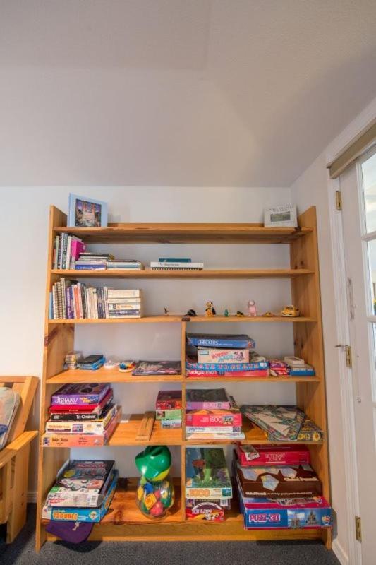 Pine Street Cottage Систерс Экстерьер фото